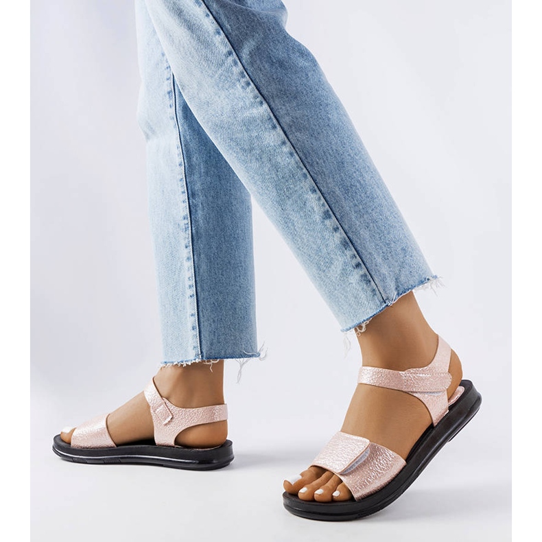 Rózsaszín szandál dekoratív felsőrésszel a Philiptől 1 Rózsaszín szandál dekoratív felsőrésszel a Philiptől 1