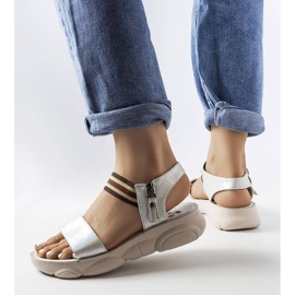 Ezüst metál sportszandál a Parsip márkától 1 Ezüst metál sportszandál a Parsip márkától 1