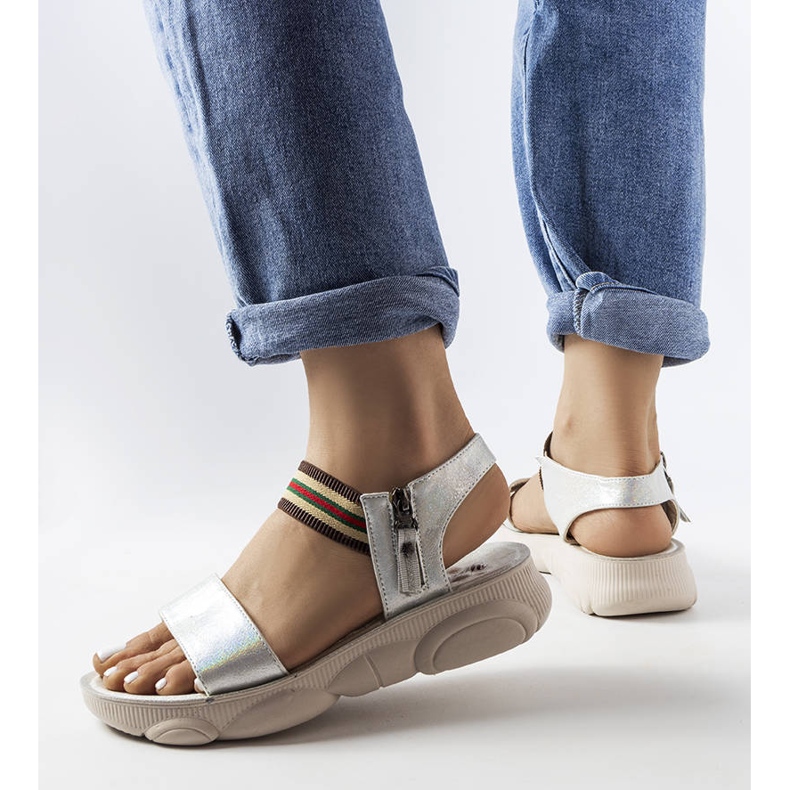 Ezüst metál sportszandál a Parsip márkától 1 Ezüst metál sportszandál a Parsip márkától 1