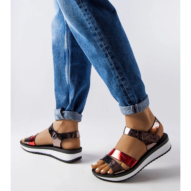 Inna Mila női lakkbőr szandál szürke 1