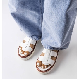 Lola fehér platformszandál 2