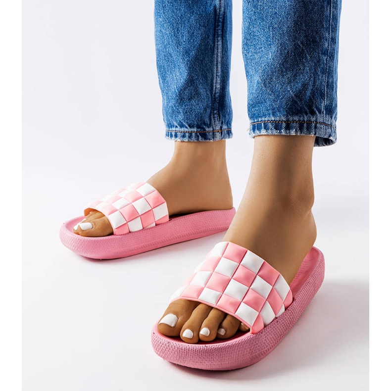 Rózsaszín gumi platform csúszdák az Elintől 1