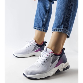 A Galatee fehér és sötétkék sportcipői 1