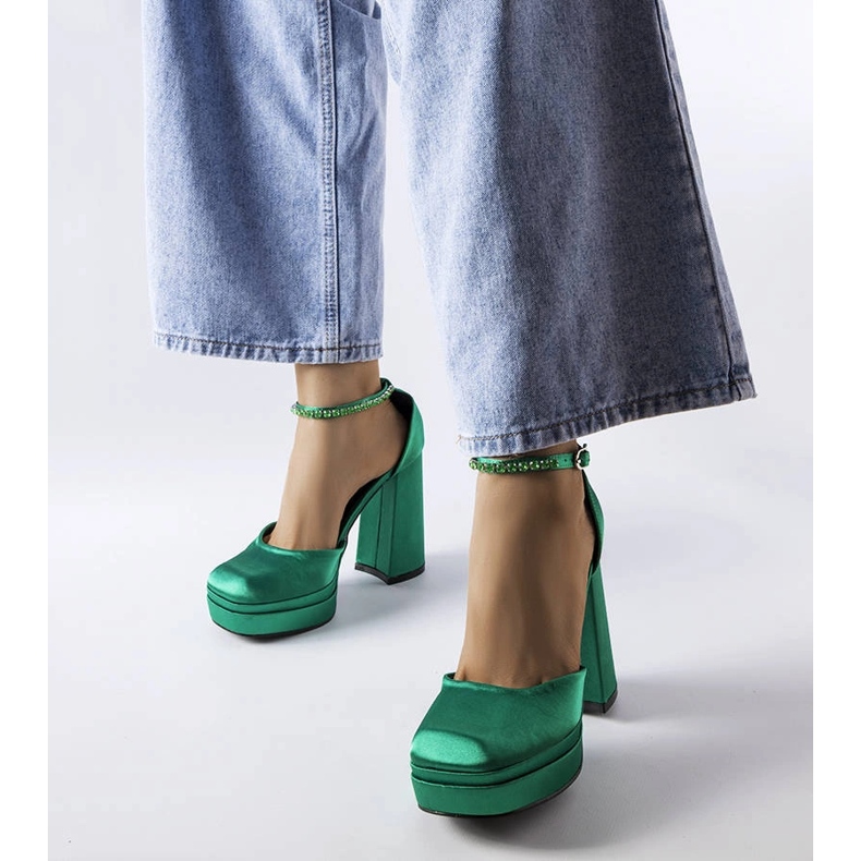 Zöld magassarkú pumpák az Elida-tól 1