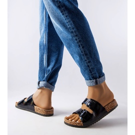 Fekete parafa csúszkák csatokkal a Lee Cooper LCW-22-35-1154L-től 2