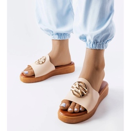 Michelle bézs színű emelvénycsúszdák 1 Michelle bézs színű emelvénycsúszdák 1