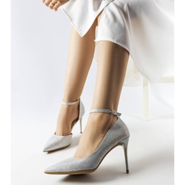 Inna Nikolina ezüst brokát sarkú cipő 1