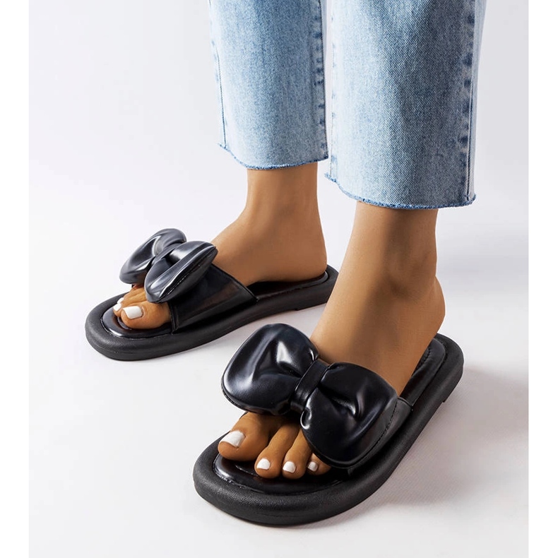 Lende fekete papucs masnival 1