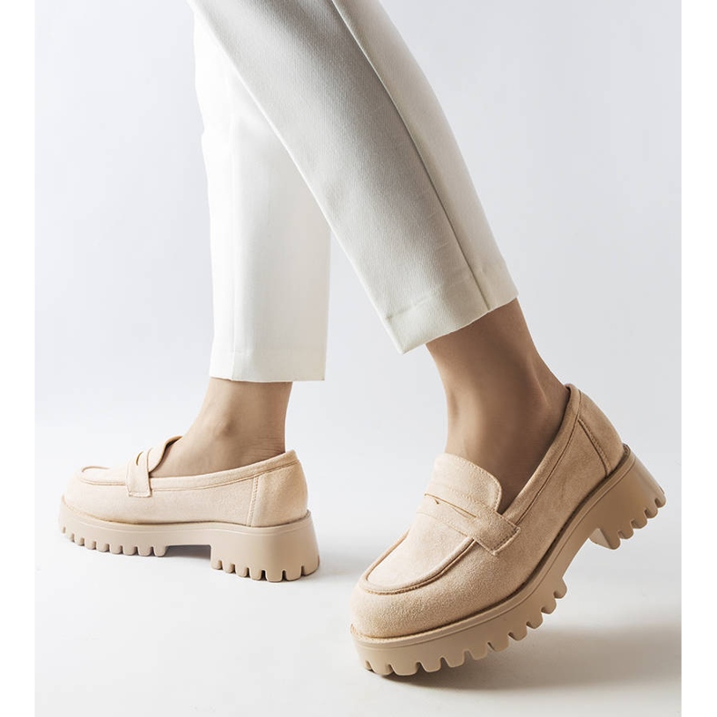 Inna Bézs színű öko-velúr cipő a Dina márkától 2