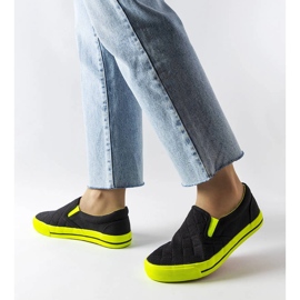 Fekete steppelt bebújós tornacipő a Balsamo-tól 1