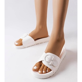 Inna Fehér csatos csatos Généreux 1 Inna Fehér csatos csatos Généreux 1