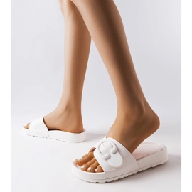 Inna Fehér csatos csatos Généreux 2 Inna Fehér csatos csatos Généreux 2