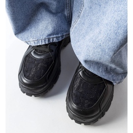 Fekete, vaskos tornacipő a Brunswick-tól 1