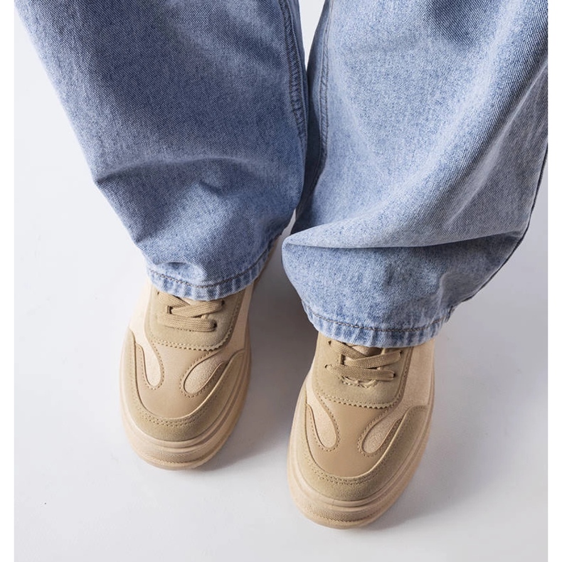 Bézs színű platform tornacipő 2 Bézs színű platform tornacipő 2