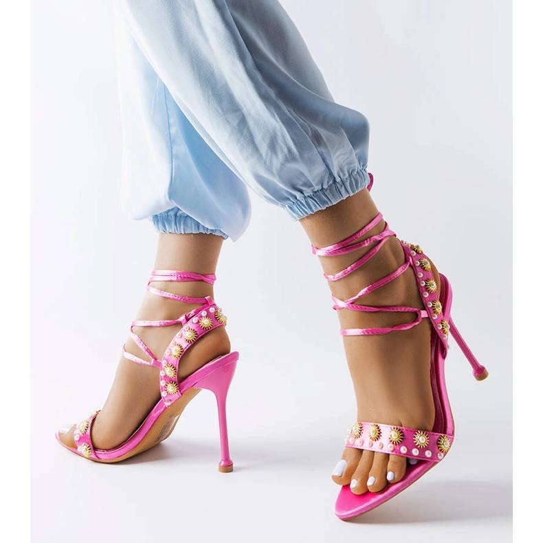 Grange gyöngyökkel díszített rózsaszín szandál 1