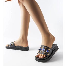 Fekete díszítésű Montesarchio csúszdák 2