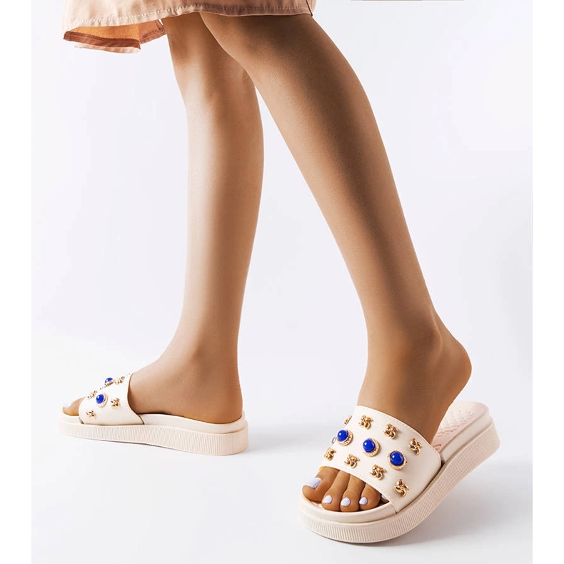 Montesarchio bézs díszítésű csúszdái 2