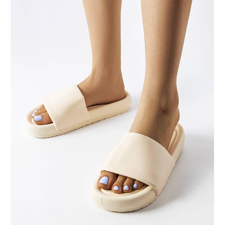 Franco bézs emelvénycsúszdák 1