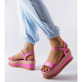 Rózsaszín ékszandál az Access márkától 1