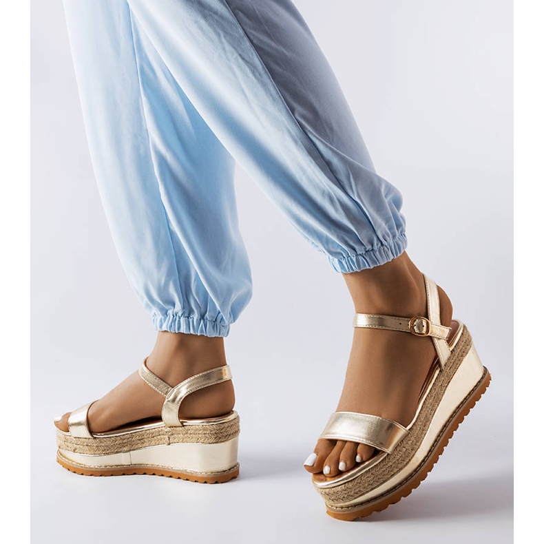 Hozzáférés arany ékszandálhoz aranysárga 1