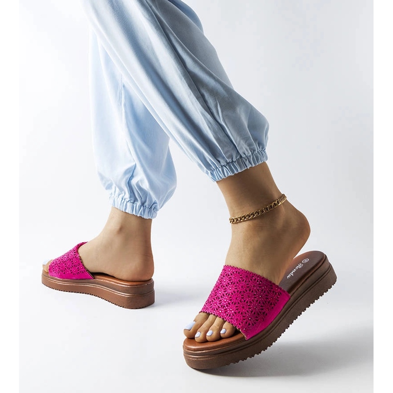 Sötét rózsaszín áttört csúszkák cirkóniákkal az Irvine-tól 2