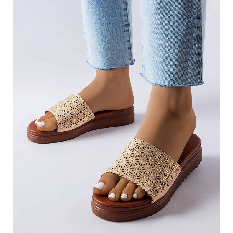 Bézs áttört csúszkák cirkóniákkal az Irvine-tól 1