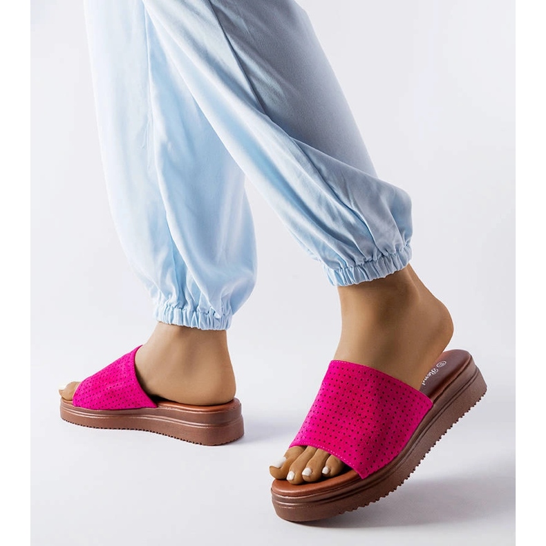 Sötét rózsaszín csúszdák áttört felsőrésszel az Idabeltől 2 Sötét rózsaszín csúszdák áttört felsőrésszel az Idabeltől 2