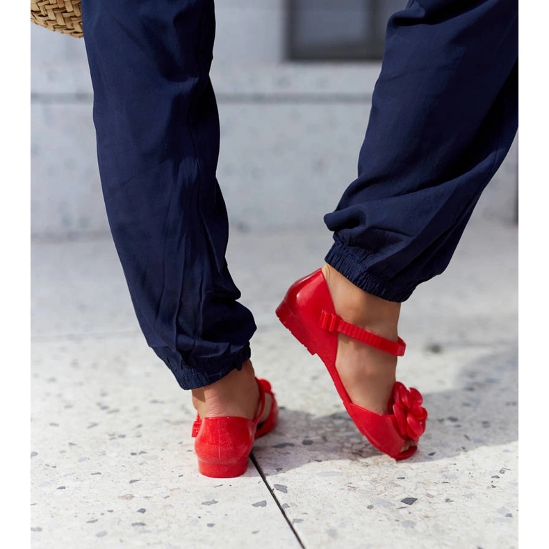 Piros balerina virággal 1