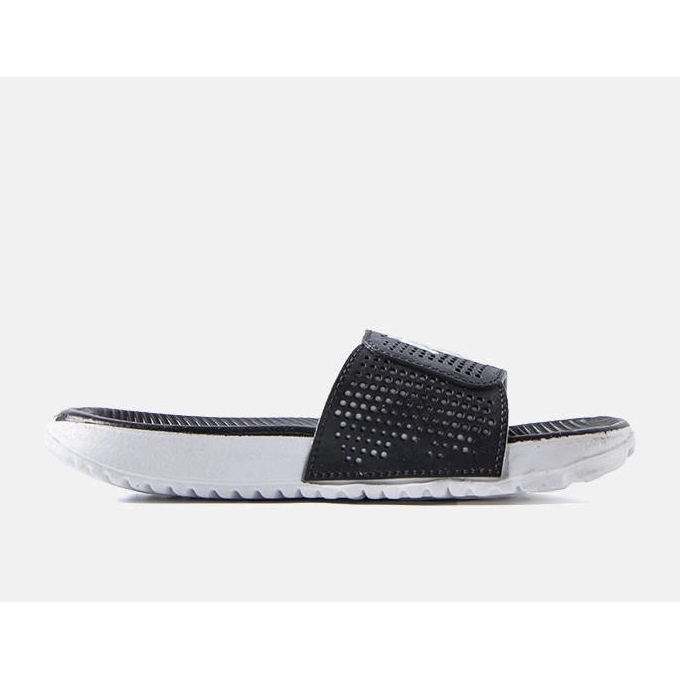 Fekete-fehér gumipapucs Athénból 2