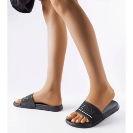 Fekete gumi csúszdák az Azeliotól 1