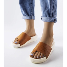 A márka barna ékszandálja Monferrato 1