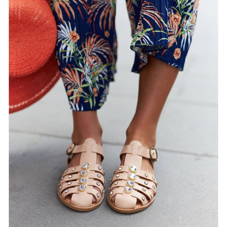 Gaetano strasszokkal díszített bézs szandál 2