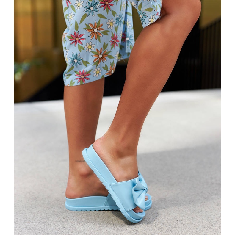 Servigliano kék csúszkák masnival 2