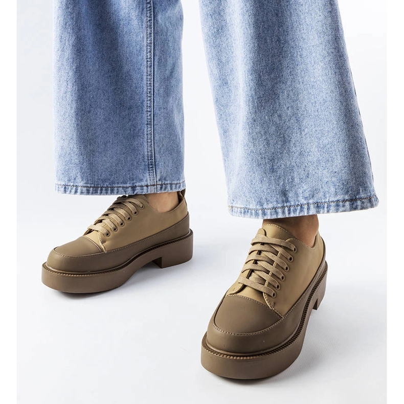 A márka barna lapos cipői Merico 1 A márka barna lapos cipői Merico 1