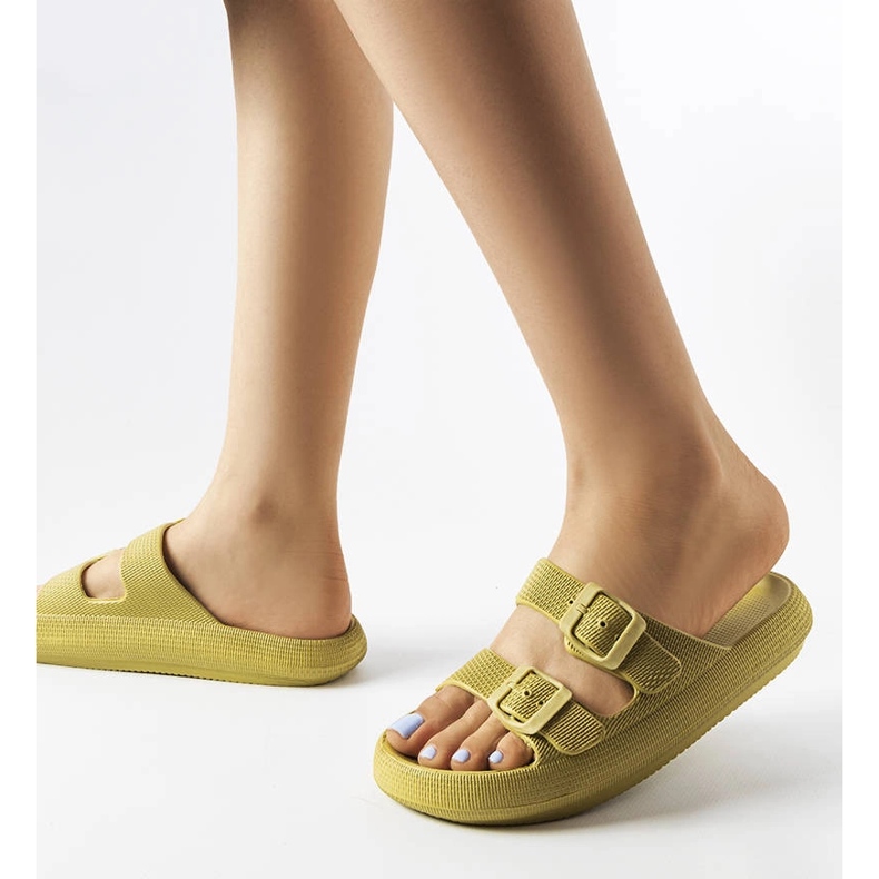 Zöld gumi csúszkák csatokkal a Padova márkától 1