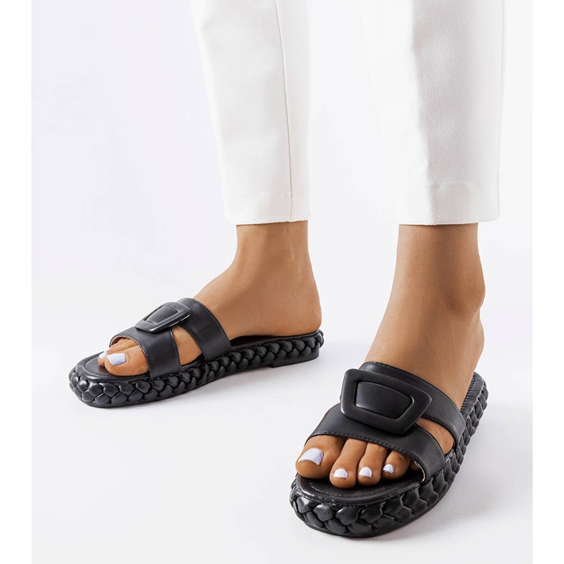 A márka fekete platformszandálja Francesco 1