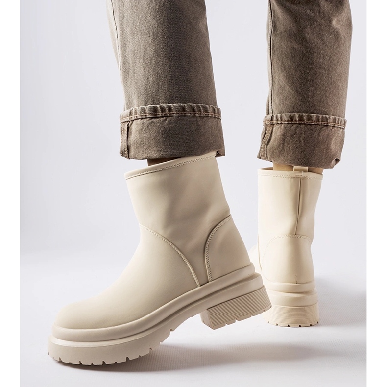 Inna Bézs színű gumi szigetelésű Clotilde bokacsizma 1