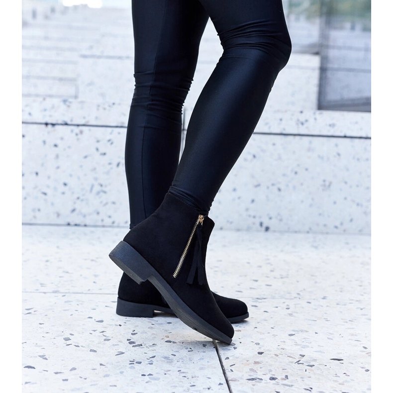 Fekete szigetelt, öko-velúr csizma a Paien-től 1