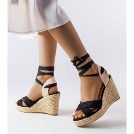 Fekete ékes espadrillák a Reviloa-tól 1
