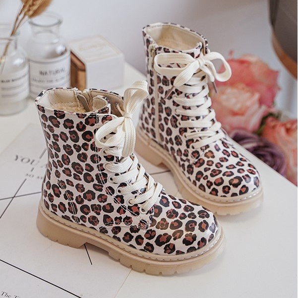 Szigetelt gyerek bokacsizma cipzárral, bézs és barna Dolida színben 1