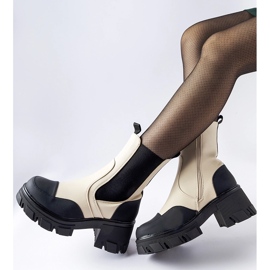 Bézs és fekete masszív felbújós bokacsizma a Mafaldától 1