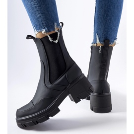 Fekete bokacsizma masszív Mafalda talppal 1