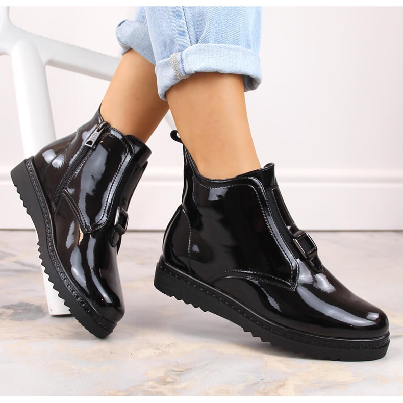 Női lapos, hőszigetelt, fekete Vinceza 58148 lakkcsizma 1