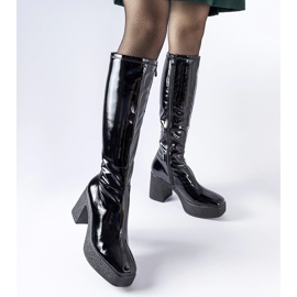 Inna Fekete patentos Fecteau magas sarkú csizma 1