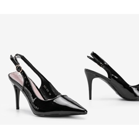 Fekete szivattyúk lakkozva Cindy övön 1