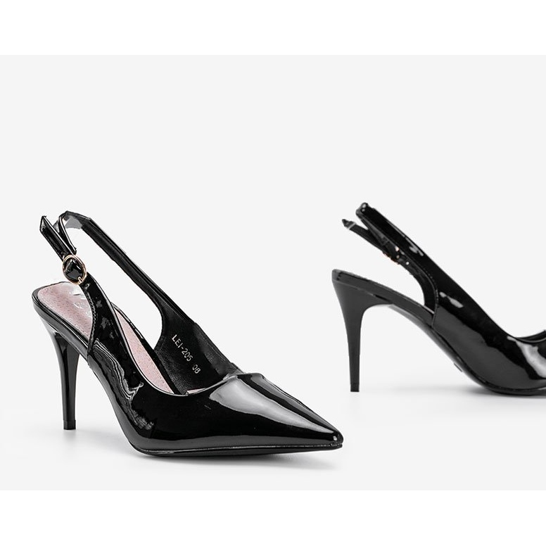 Fekete szivattyúk lakkozva Cindy övön 1