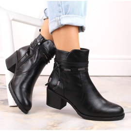 Fekete Jezzi hőszigetelt női magas sarkú bokacsizma díszítéssel 1