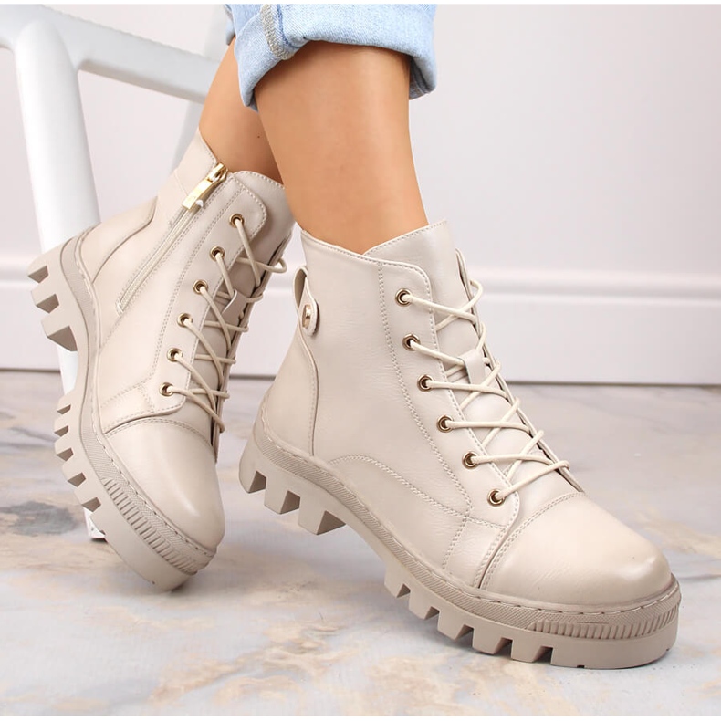 Bézs színű női bokacsizma Potocki SZ12168 1