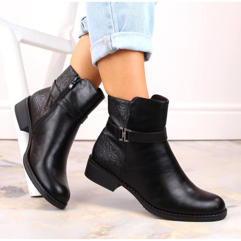 M. DASZYŃSKI Fekete szigetelt női lapos sarkú bokacsizma M.Daszyński 1 M. DASZYŃSKI Fekete szigetelt női lapos sarkú bokacsizma M.Daszyński 1