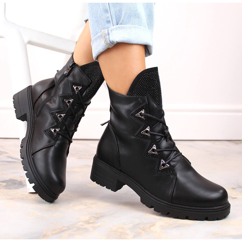 Fekete szigetelt női bokacsizma cirkóniával S.Barski HY93-52A 1